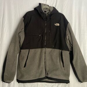 Hooded men’s north face zip up